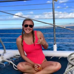 Meet your Posher, Olivia